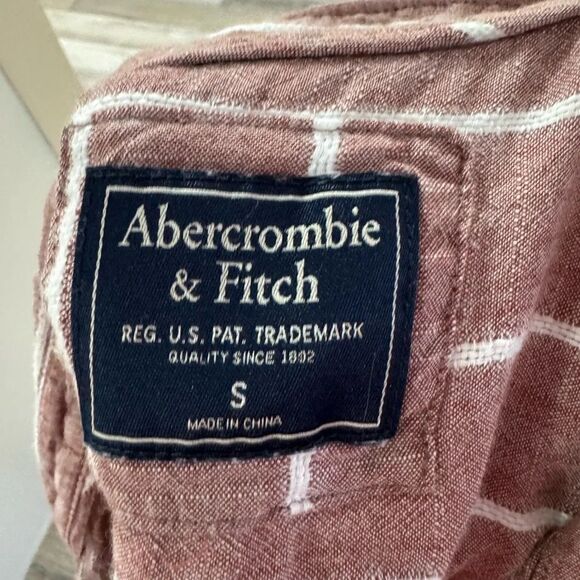 Abercrombie and Fitch Linen Blend Striped Long Roll Tab Sleeve Button Up Shirt - Picture 3 of 3
